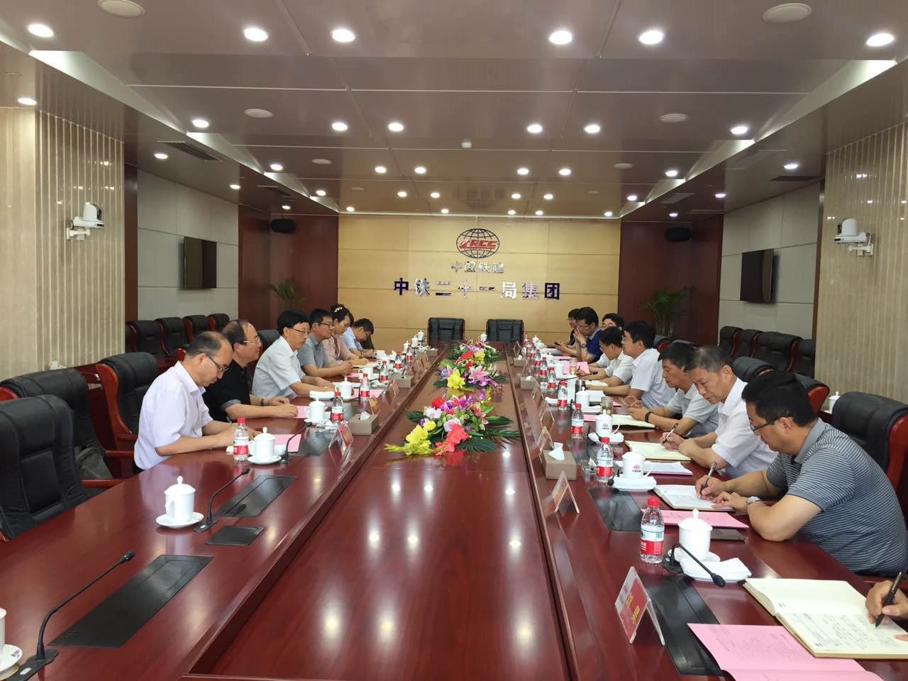 党委书记杨子江一行赴中铁二十一局集团有限公司 中国铁路兰州局集团有限公司调研