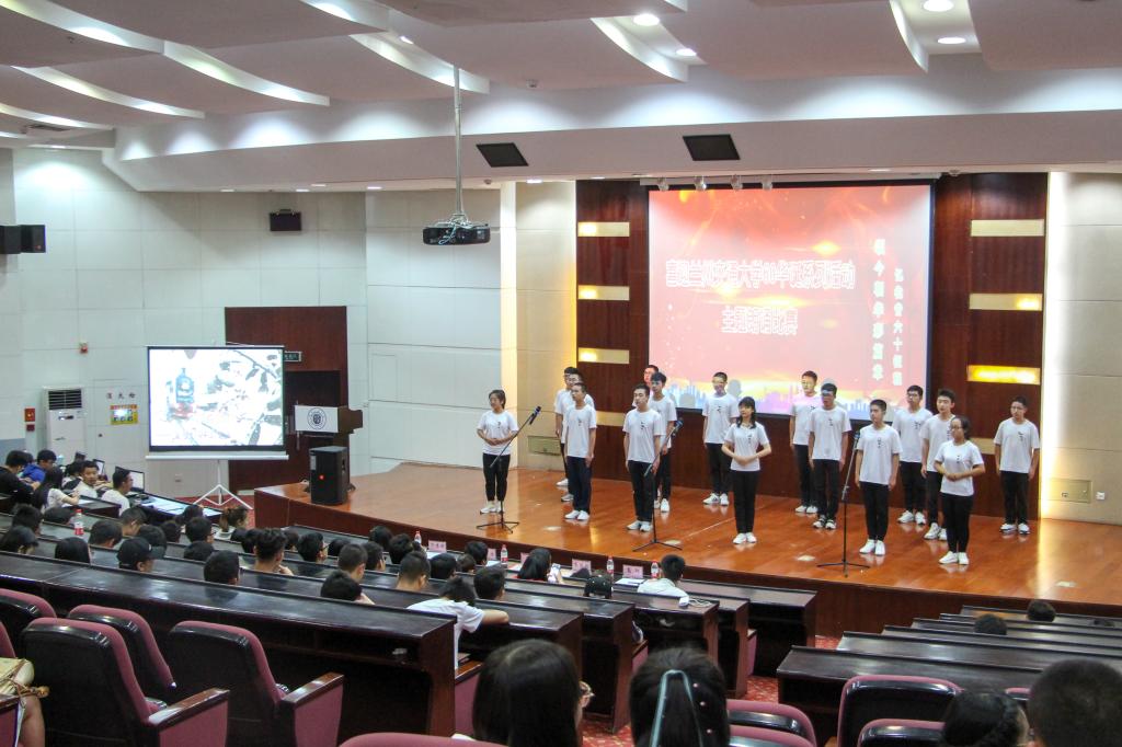 【聚焦校庆】学校举办“忆往昔六十征程 诵今朝华彩篇章”主题朗诵比赛