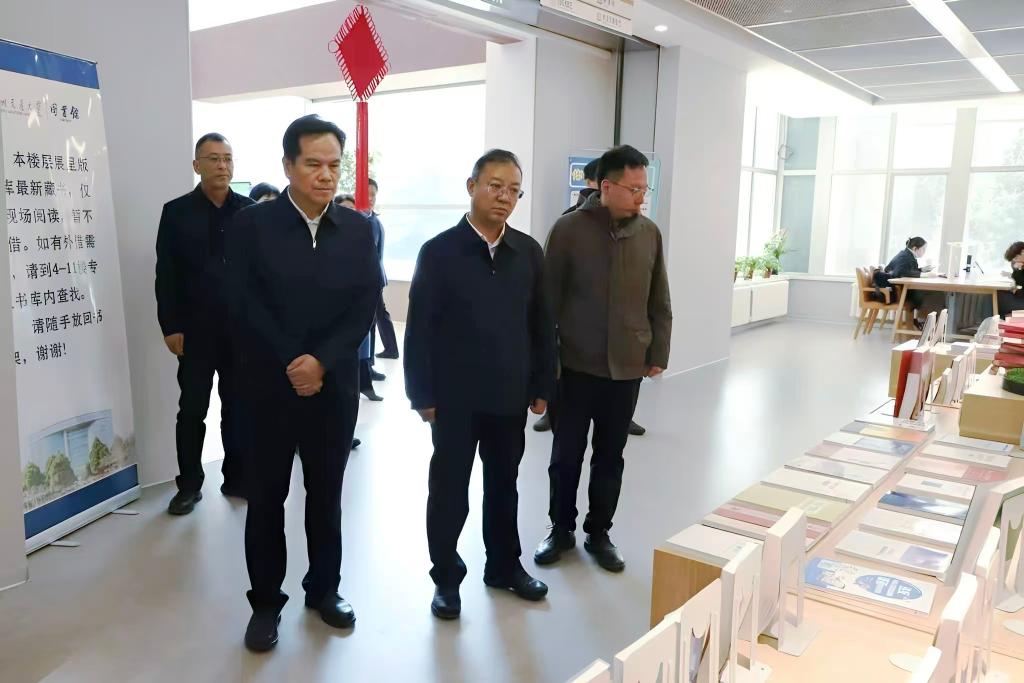 解码红色校史  涵养清风正气—我校举办“红色校史中的廉洁密码”专题廉洁教育展览