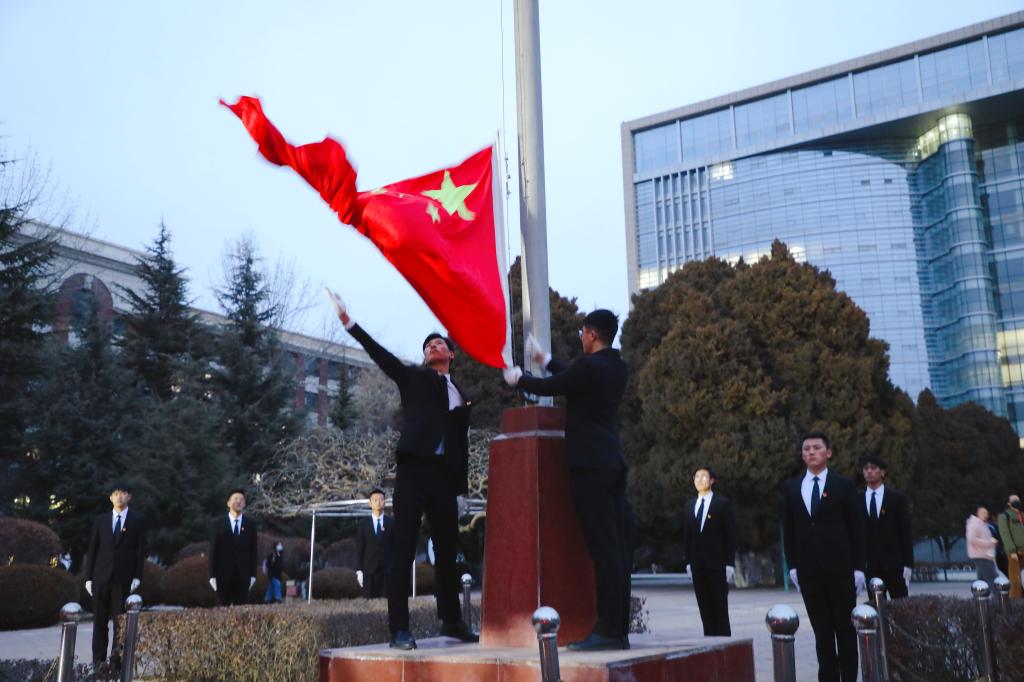 开云网页版登录入口2022年春季新学期升国旗仪式