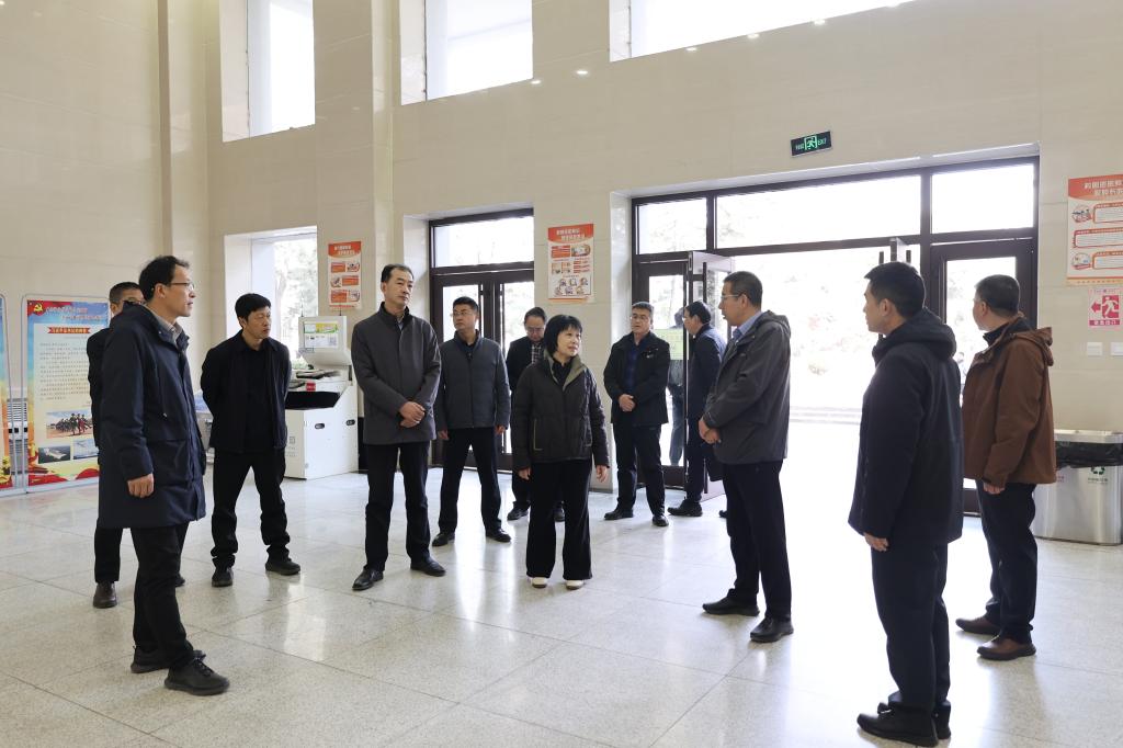 校领导带队开展开学准备专项检查——严守安全底线 夯实服务保障基础
