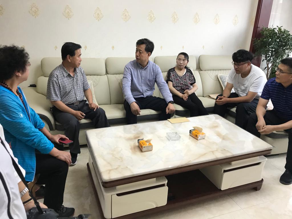 我校开展经济困难学生家庭实地走访活动
