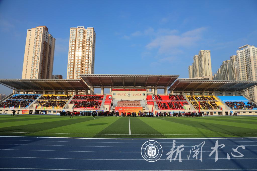 甘肃省青少年校园足球联赛（大学组）暨“高校杯”“校长杯”网球比赛在兰州交通大学开幕