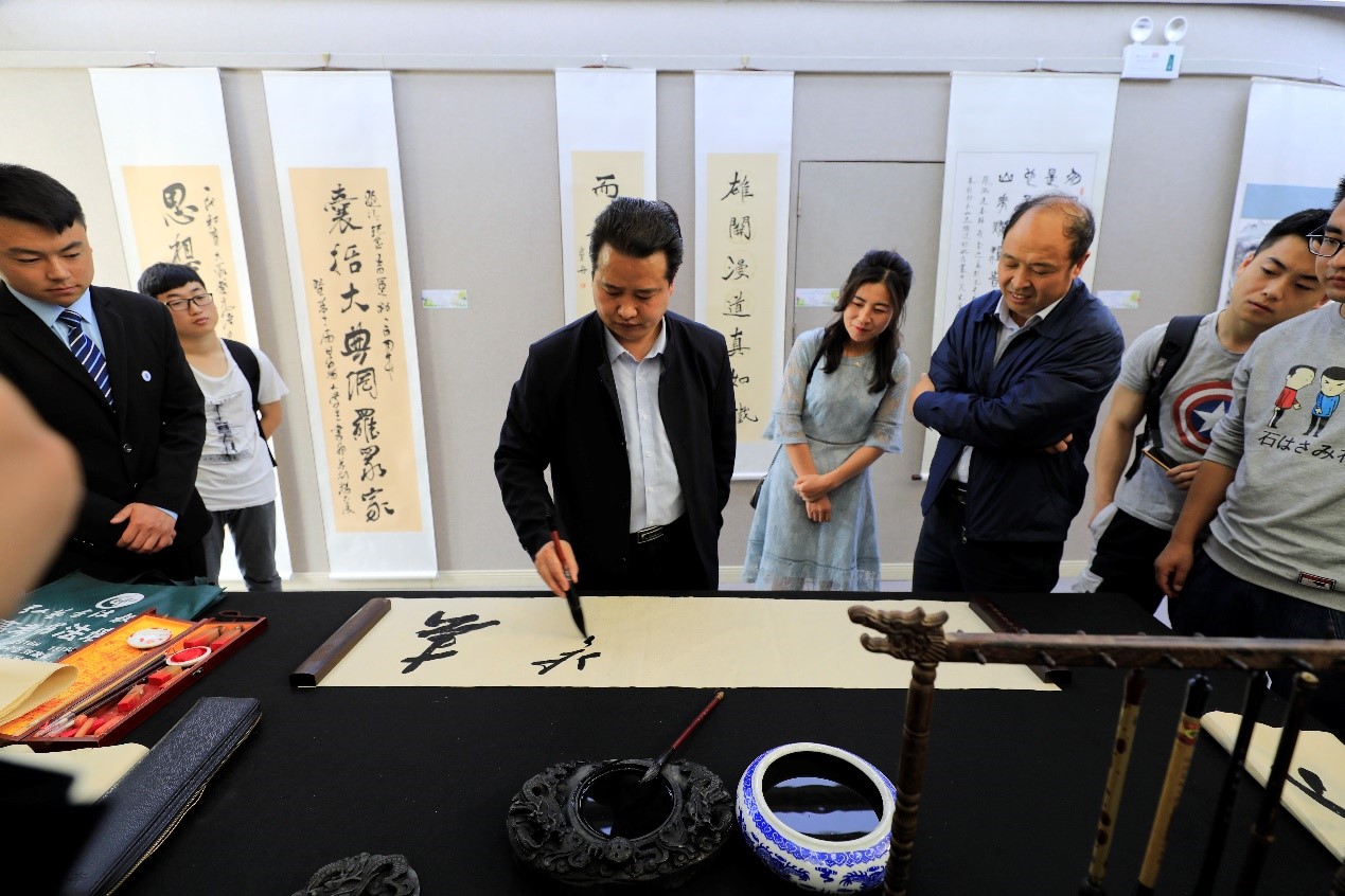 甘肃省大学生书画篆刻精品展在我校开幕