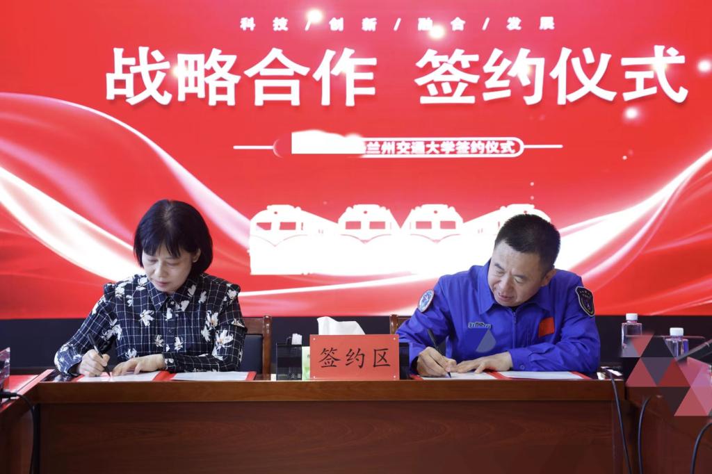 学校与酒泉卫星发射中心某部签署战略合作协议
